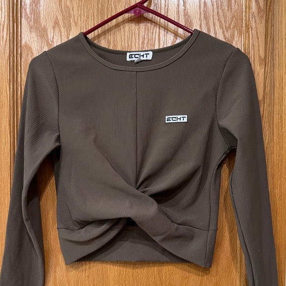 ECHT Women's Rib Knit Long Sleeve Workout Tee - Size Medium - Picture 2 of 5